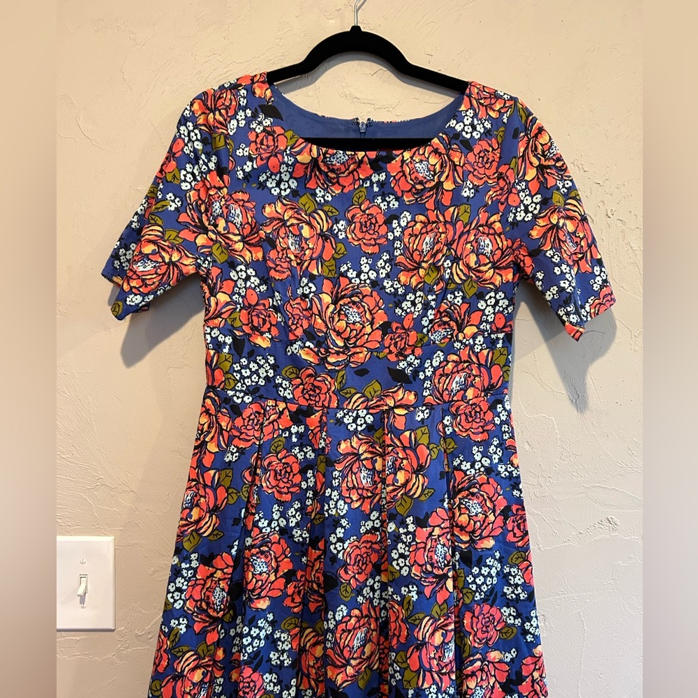 Beautiful floral dress - Picture 5 of 9